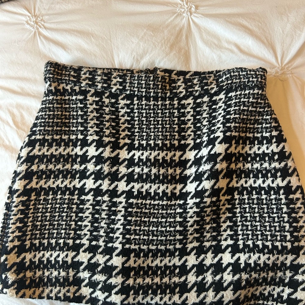 Cute mini check skirt.